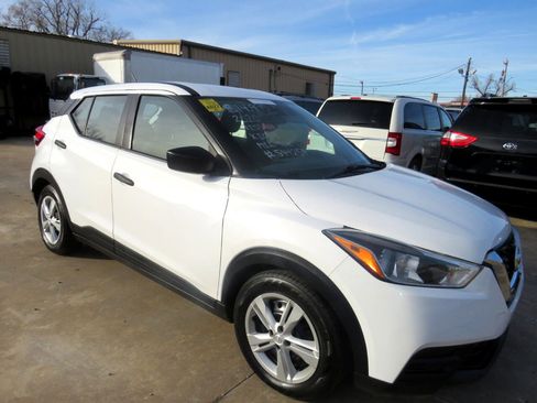 Used 2020 Nissan Kicks S image 31
