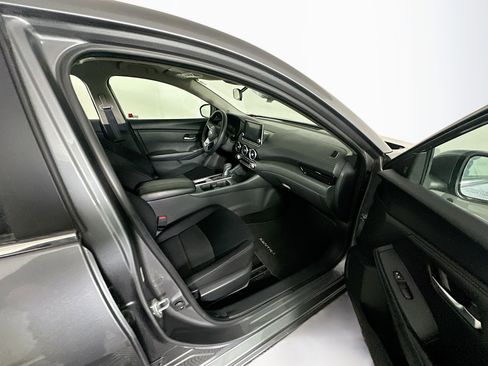 Used 2024 Nissan Sentra SV image 29