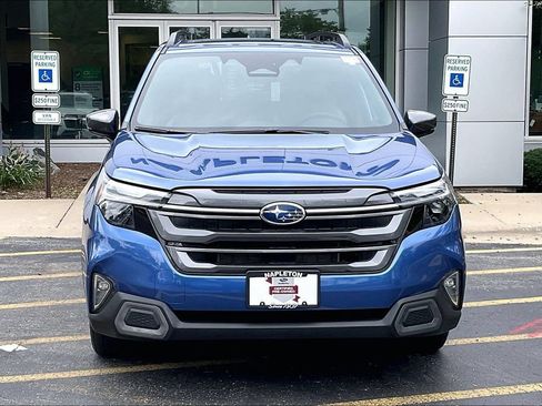 Used 2025 Subaru Forester Limited w/ Popular Package AWD/4WD image 2
