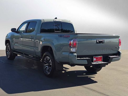 Used 2022 Toyota Tacoma TRD Sport image 5
