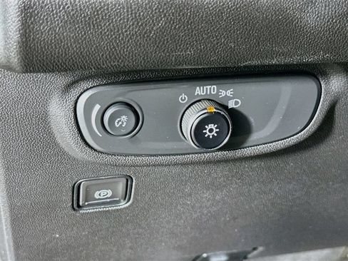 Used 2024 GMC Terrain SLE FWD image 14