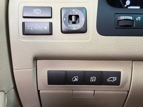 Used 2010 Lexus LX 570 4WD image 31