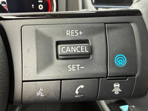 Certified 2024 Nissan Rogue Platinum w/ Platinum Premium Package FWD image 16