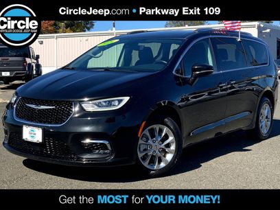 Used 2021 Chrysler Pacifica Touring-L