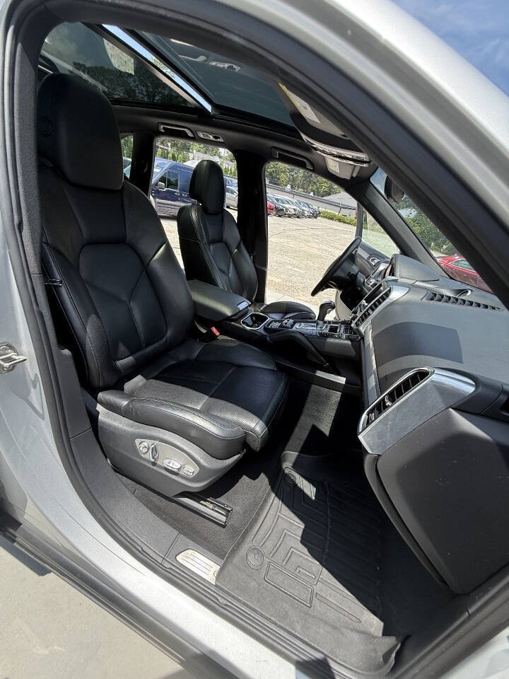 Used 2013 Porsche Cayenne S AWD/4WD image 15
