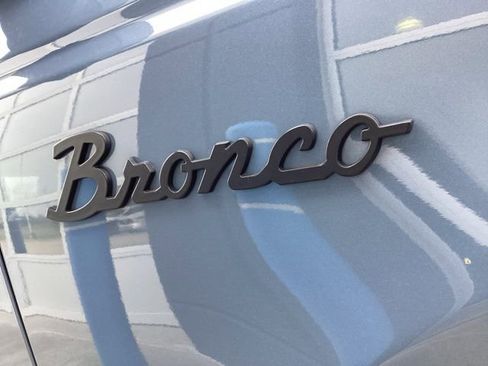 Used 2023 Ford Bronco Outer Banks image 11