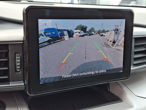 Used 2023 Ford Explorer XLT w/ Equipment Group 202A AWD/4WD image 20
