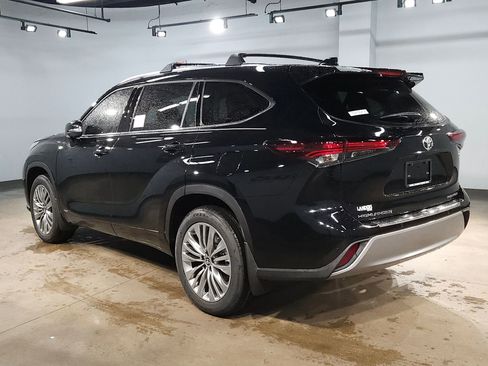 New 2026 Toyota Highlander Platinum AWD/4WD image 5