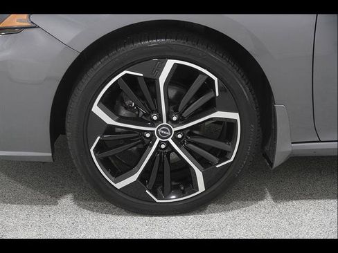 Used 2024 Nissan Altima 2.5 SR AWD/4WD image 20