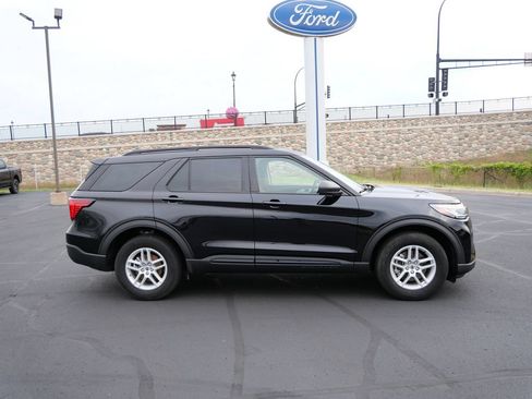 Used 2026 Ford Explorer Active AWD/4WD image 4