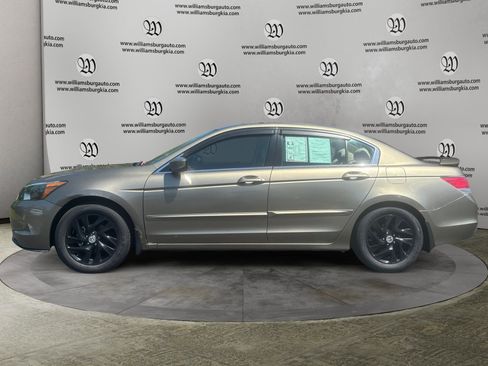 Used 2009 Honda Accord LX image 2