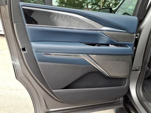 New 2026 Cadillac Escalade IQL Sport 2 w/ LPO, ONYX Package AWD/4WD image 10
