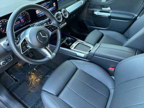 Used 2026 Mercedes-Benz GLB 250 image 11
