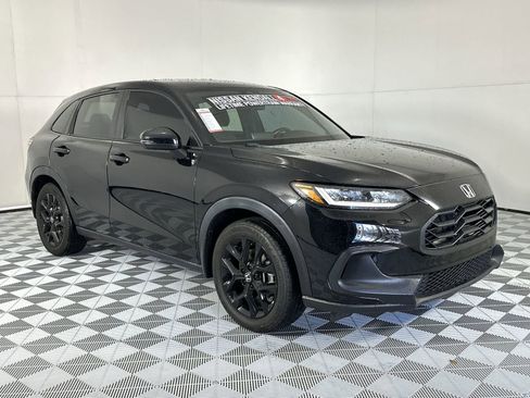 Used 2023 Honda HR-V Sport image 2