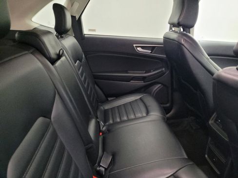 Used 2024 Ford Edge SEL image 19