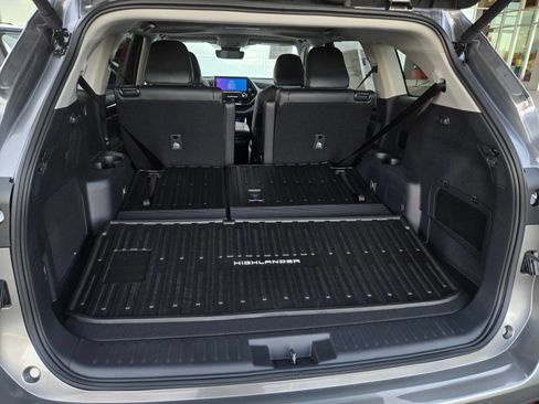 Certified 2026 Toyota Highlander Limited AWD/4WD image 25