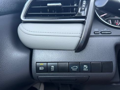 Used 2020 Toyota Camry LE AWD/4WD image 19