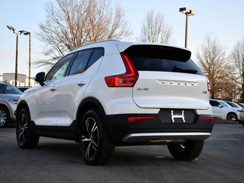 Certified 2025 Volvo XC40 B5 Core image 5