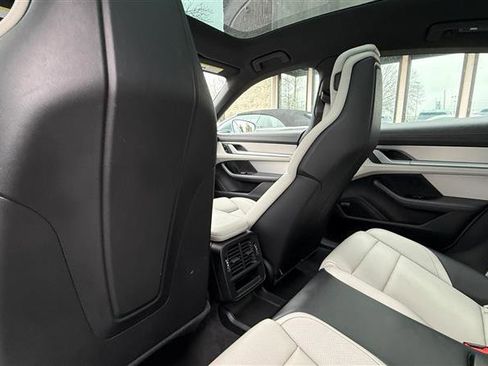 Used 2022 Porsche Taycan 4S image 20