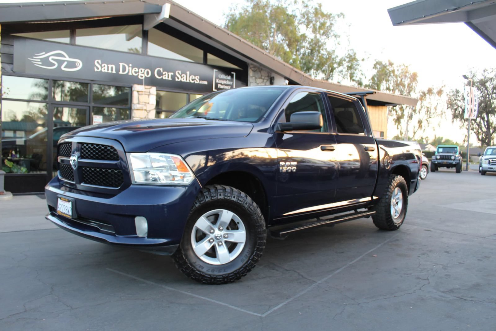 Used 2018 RAM 1500 Express RWD image 1