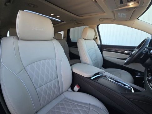 Used 2022 Buick Enclave Avenir w/ Avenir Technology Package image 21