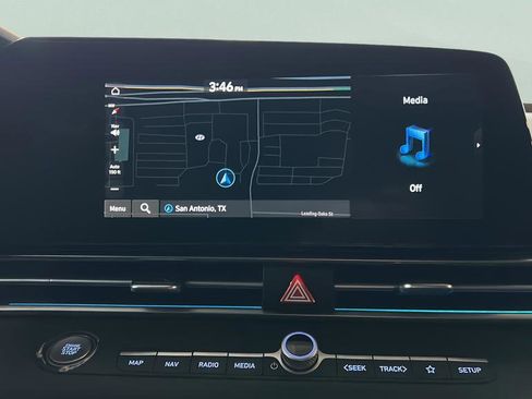 Used 2024 Hyundai Elantra SEL FWD image 17