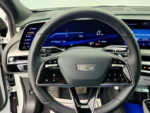 Used 2024 Cadillac Lyriq Luxury image 13