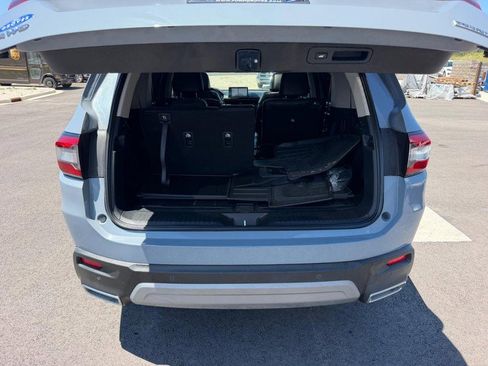 Used 2025 Honda Pilot Touring image 7