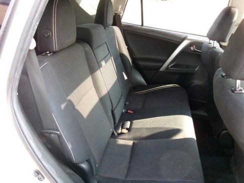 Used 2017 Toyota RAV4 XLE w/ Carpet Mat Package AWD/4WD image 24