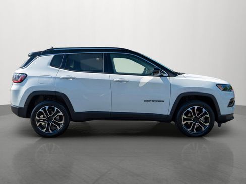 Used 2022 Jeep Compass Limited AWD/4WD image 8