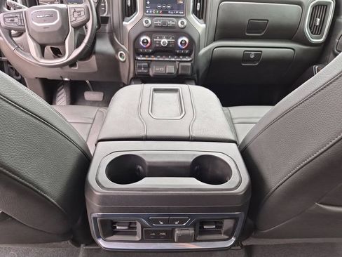 Used 2021 GMC Sierra 2500 Denali w/ Denali Black Diamond Edition AWD/4WD image 37