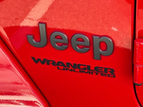 Certified 2018 Jeep Wrangler Unlimited Rubicon image 26