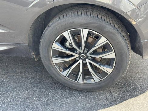 Used 2025 Volvo XC60 B5 Plus w/ Climate Package image 8