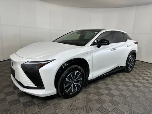 Used 2025 Lexus RZ 450e image 7