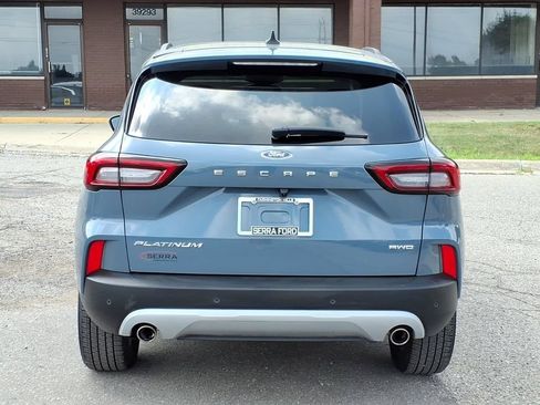 Used 2023 Ford Escape Platinum AWD/4WD image 4