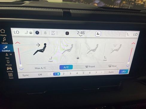 New 2025 Jeep Gladiator Rubicon image 17