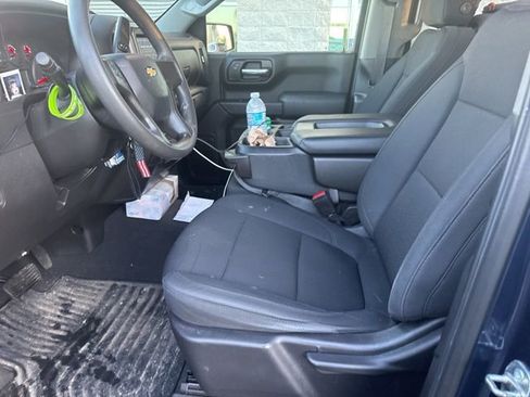 Used 2021 Chevrolet Silverado 1500 Custom image 3