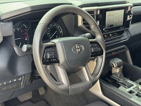 Used 2022 Toyota Tundra SR5 w/ SR5 Convenience Package image 23