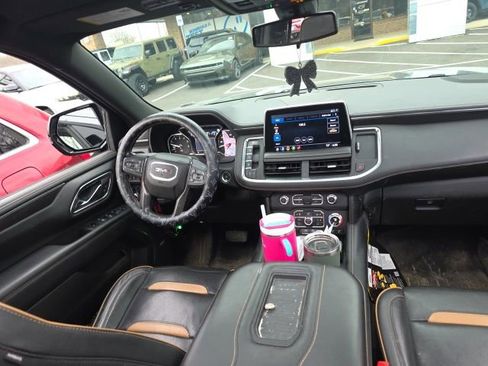 Used 2021 GMC Yukon XL AT4 image 12