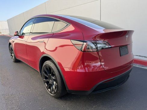 Used 2022 Tesla Model Y Long Range AWD/4WD image 4