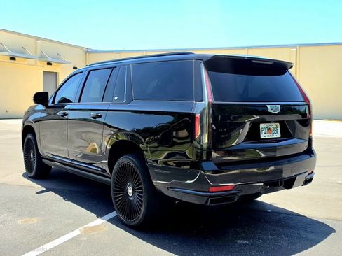 Used 2021 Cadillac Escalade ESV Sport w/ Driver Assist Tech Package AWD/4WD image 16