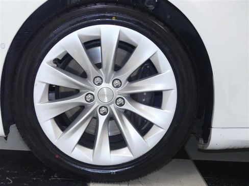 Used 2019 Tesla Model S Standard Range image 29