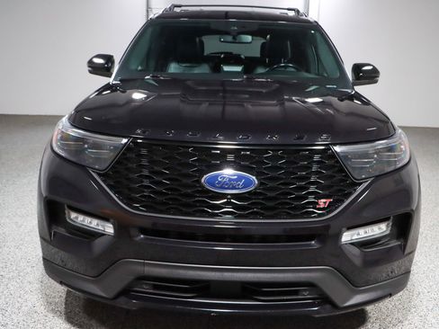 Used 2021 Ford Explorer ST w/ ST Street Pack image 4