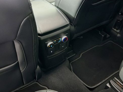 Used 2022 Ford Explorer XLT w/ Equipment Group 202A image 28