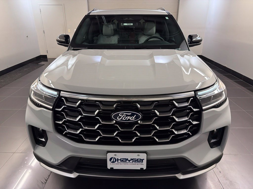 New 2027 Ford Explorer Platinum w/ 3.0L Ultimate Package AWD/4WD image 2
