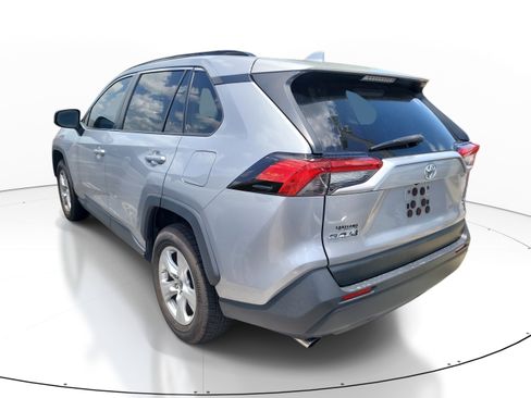 Used 2019 Toyota RAV4 XLE FWD image 5