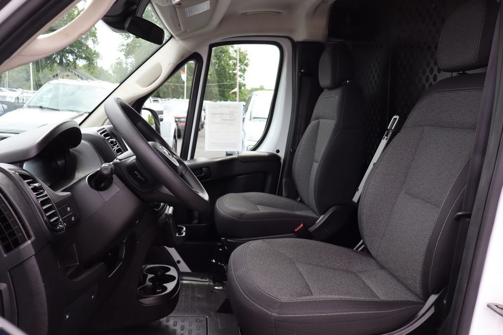 Used 2025 RAM ProMaster 2500 w/ U-Haul Equipment Group FWD image 21