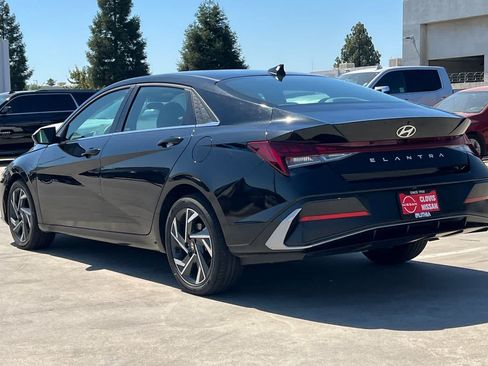Used 2025 Hyundai Elantra SEL FWD image 7