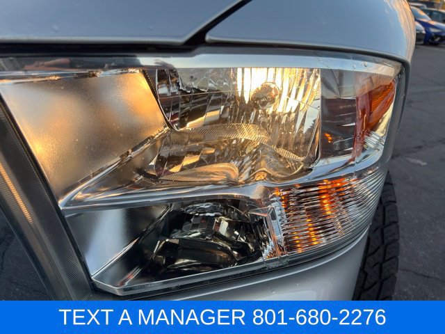 Used 2019 RAM 1500 Classic SLT AWD/4WD image 9