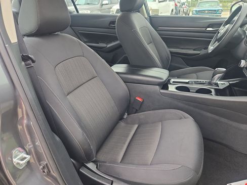 Used 2024 Nissan Altima 2.5 SV FWD image 29